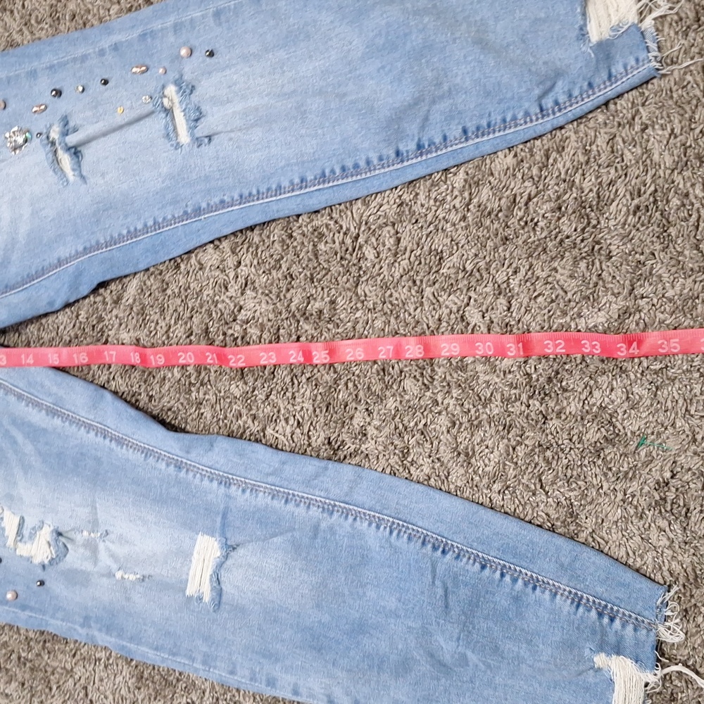 kiss & cry distressed ankle embellished denim jeans - size 11 - medium wash - Picture 9 of 9
